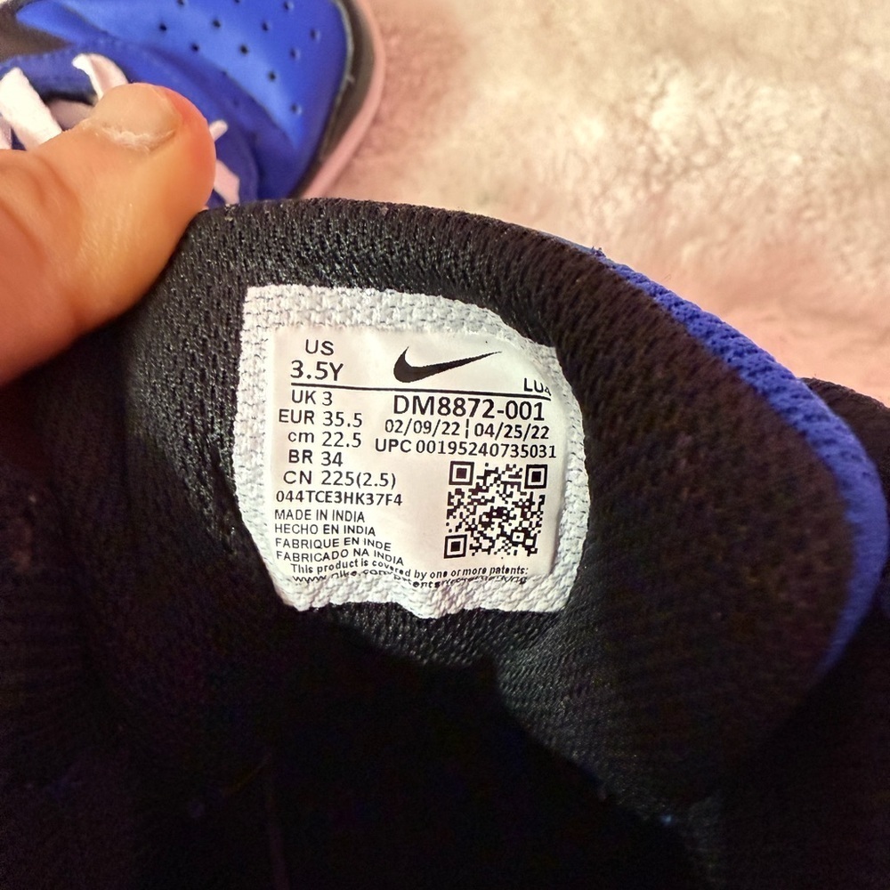 Nike Kids Size 3.5Y DM8872-001 Blue Black White Sneakers - Picture 6 of 7